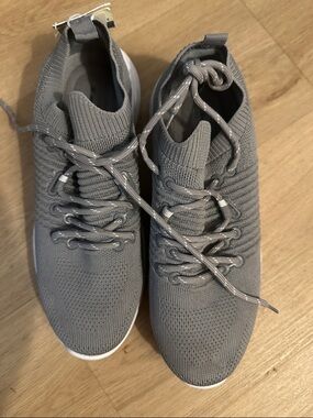 Tommy Bahama Women’s Golf Sneakers